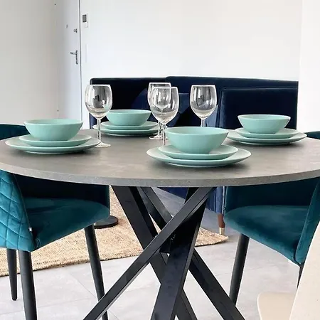 Apartment Light Filled 1br W Terrace&parking